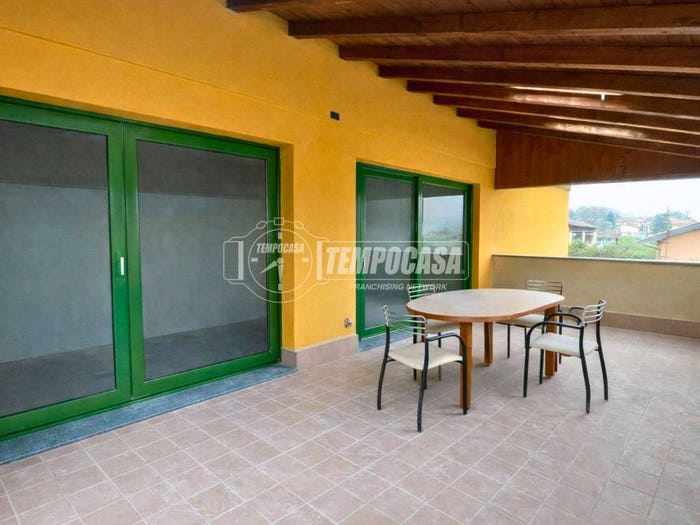 Appartamento quadrilocale in vendita in Via Nazionale, Calco