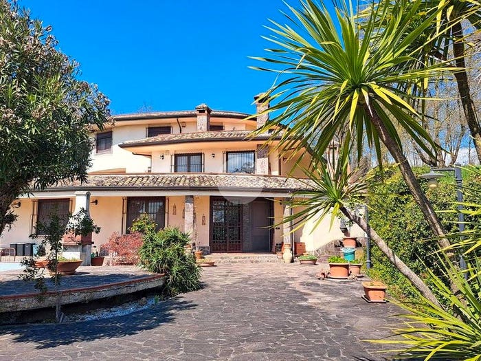 Casa con 6 locali in vendita in Via Colle San Pietro, Ferentino