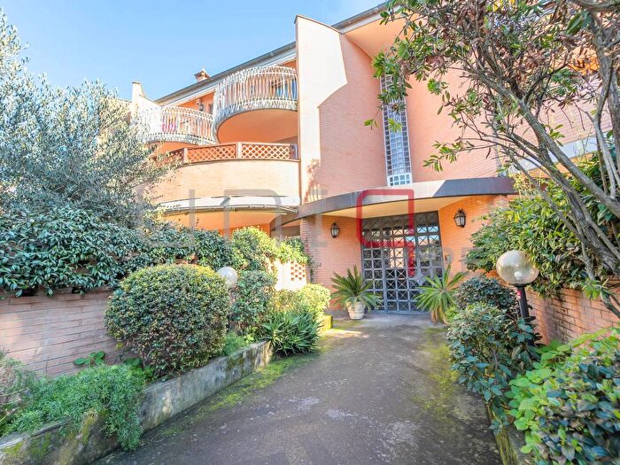 Appartamento con 5 locali in vendita in Via della Fotografia, Rinnovamento, Roma