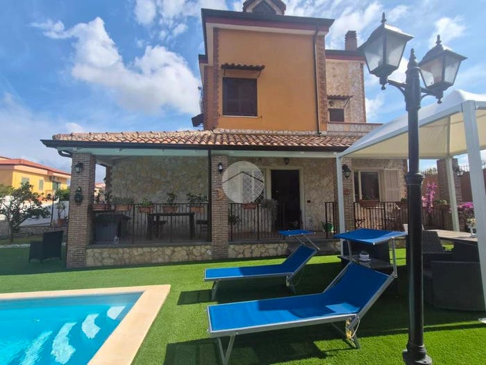 Casa con 5 locali in vendita in Via Masseria Vecchia, Licola Paese, Giugliano in Campania