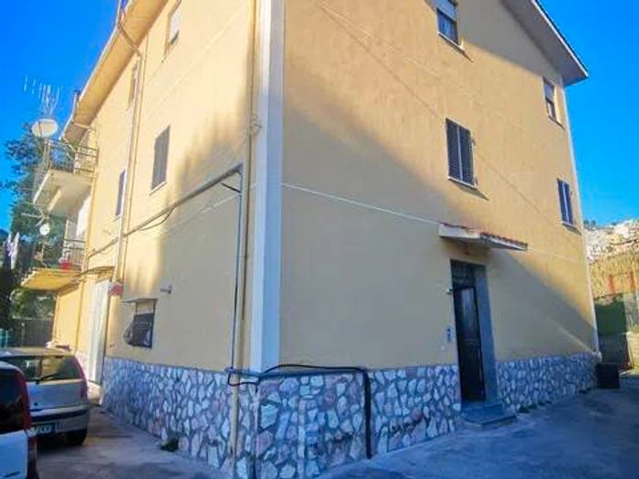 Appartamento con 5 locali in vendita in Contrada Ranna No Number, Montelepre