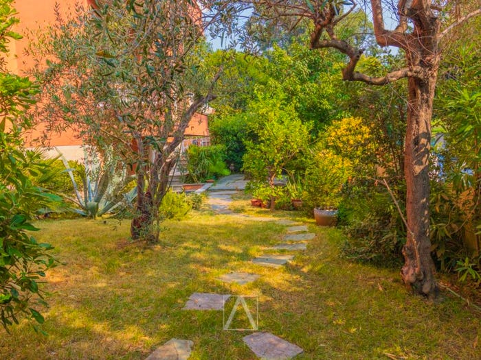 Appartamento bilocale in vendita in Via della Pineta, Pineta, Arenzano