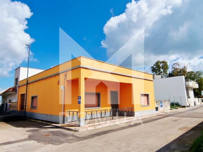 Casa quadrilocale in vendita in Via Martiri del Terrorismo, Centro, Neviano