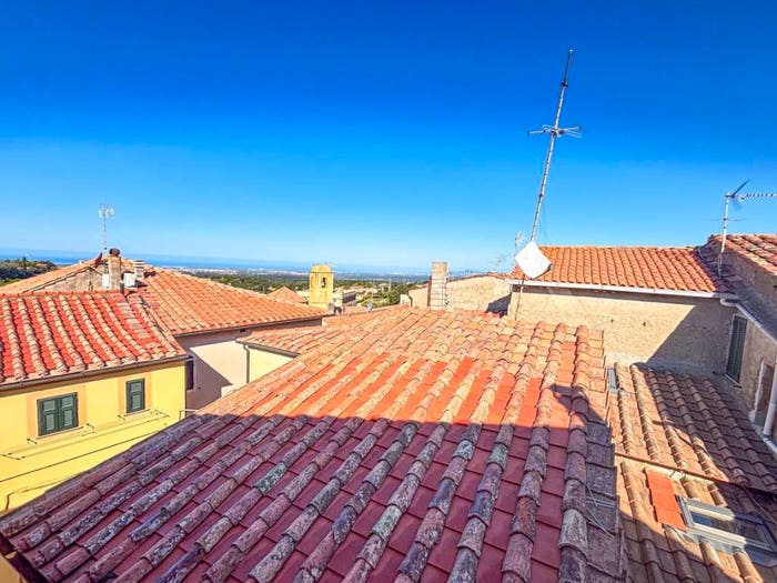 Appartamento con 6 locali in vendita in via del poggiarello guardistallo, Guardistallo