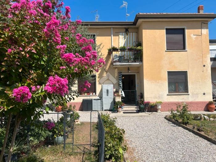 Appartamento trilocale in vendita in Via Dolci, Dolci, Peschiera del Garda