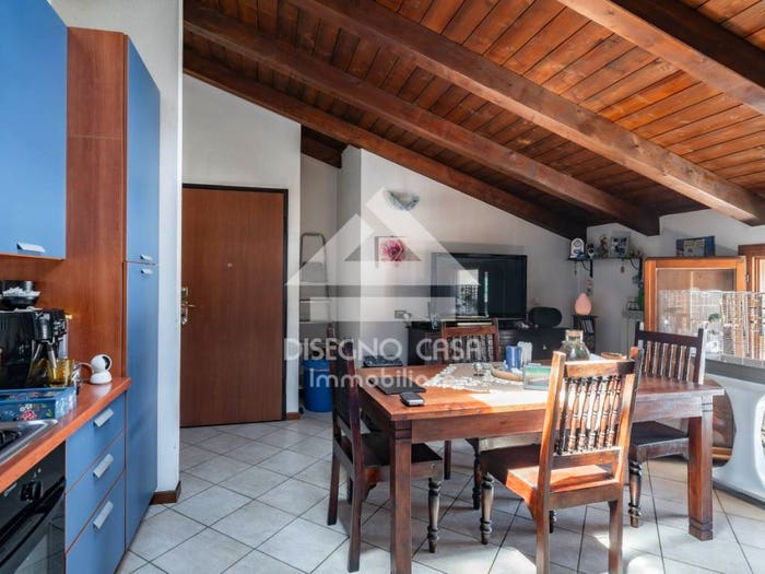 Appartamento bilocale in vendita in Via Bellingera, Civate