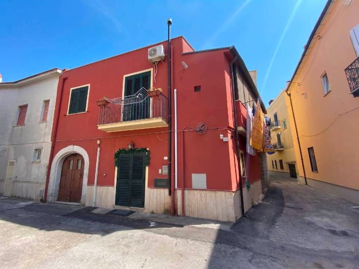 Casa trilocale in vendita in via vittorio emanuele, Mondragone