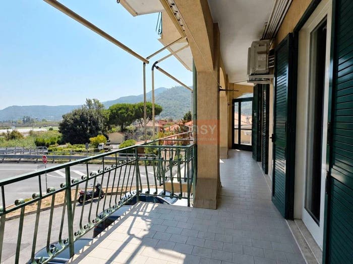 Appartamento trilocale in vendita in Frazione CoascoMarina Verde, Centro, Villanova d'Albenga