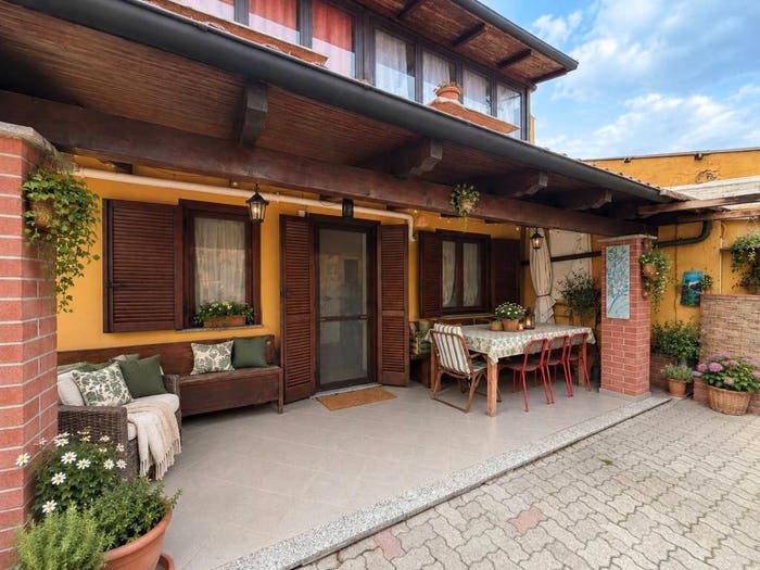 Casa con 6 locali in vendita in Via Enrico Mattei, Tedeschi, Leinì