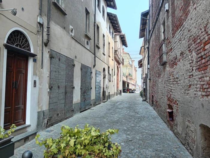 Casa con 6 locali in vendita in Via Oggero Bessone, Centro, Vigone