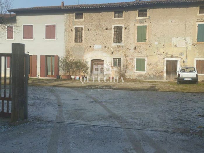 Casa con 6 locali in vendita in Via Mongabia, Castelnuovo del Garda