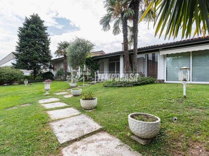 Casa quadrilocale in vendita in Via Edmondo de Amicis, Centro, Solaro