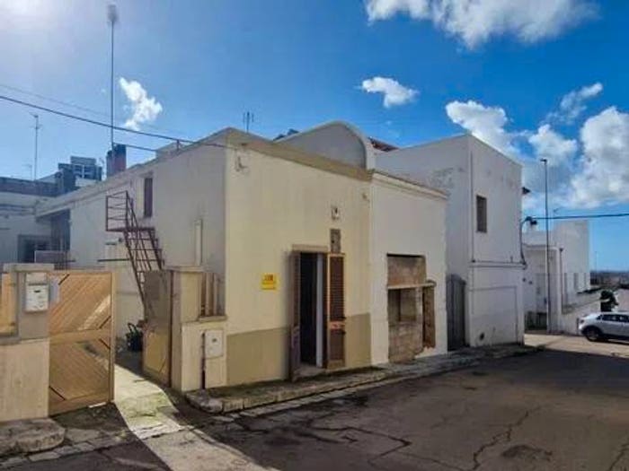 Casa quadrilocale in vendita in Via Nino Bixio, Centro, Matino