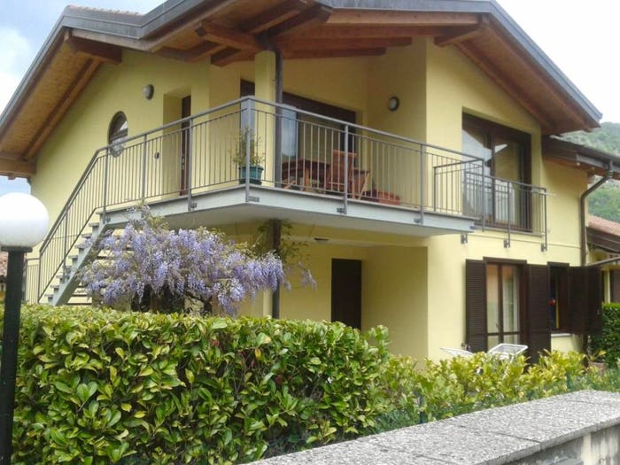 Appartamento trilocale in vendita in Via delle Camelie, Centro, Lavena Ponte Tresa