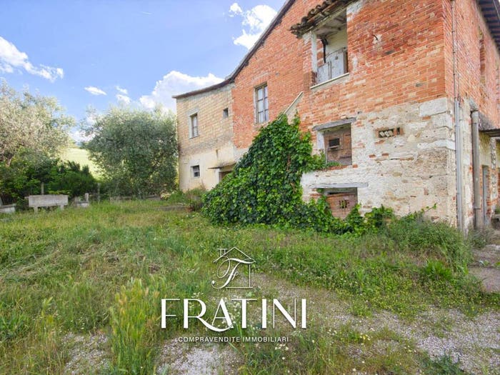 Casa con 6 locali in vendita in Contrada Colle Cervinara, Folignano