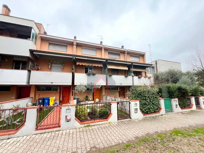 Casa con 6 locali in vendita in Via Ca' Rossa, Cà Ossi, Forlì