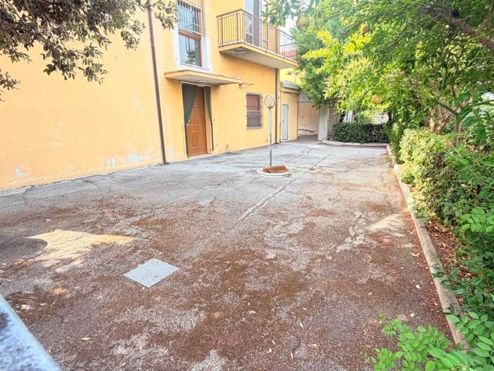 Casa con 6 locali in vendita in Via San Salvatore, San Lorenzo in Correggiano, Rimini