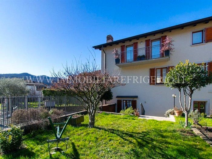 Casa con 5 locali in vendita in via Santa Caterina da Siena, Centro, Cisano Bergamasco