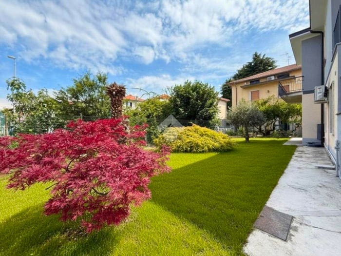 Casa quadrilocale in vendita in Via Andrea Fantoni, Centro, Dalmine
