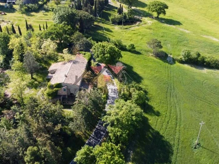 Casa con 6 locali in vendita in Viale G Cercignani, Centro, Pomarance