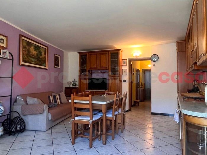 Appartamento trilocale in vendita in via archibugieri, Centro Storico, Pinerolo