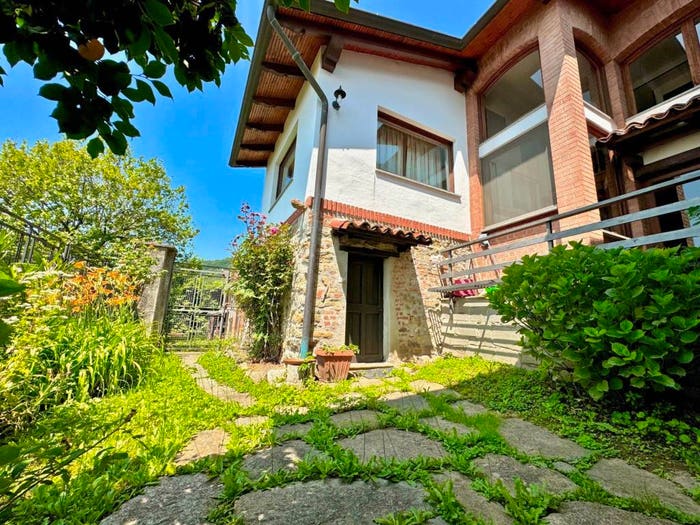 Casa con 6 locali in vendita in Via Novembre, Centro, Netro