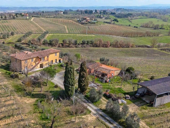 Casa con 6 locali in vendita in Via di Fonte al Vescovo, Montepulciano