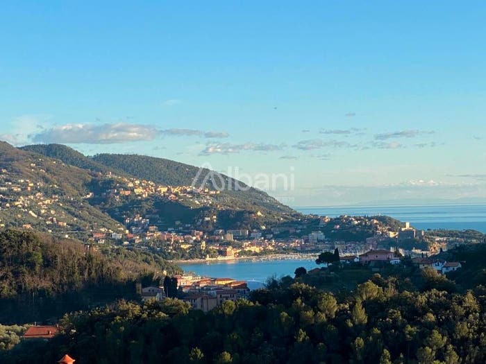 Casa con 6 locali in vendita in Pitelli, La Spezia