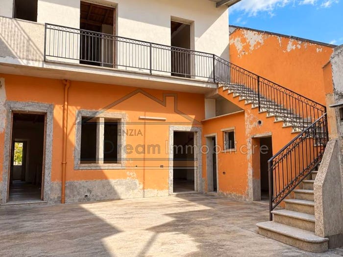 Appartamento bilocale in vendita in Via Roma, Lusciano