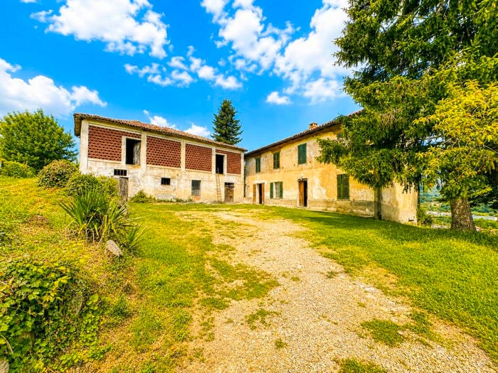 Casa quadrilocale in vendita in Località Robini, Santo Stefano Belbo
