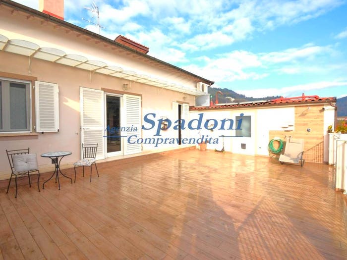 Casa con 6 locali in vendita in Via della Torre, Centro, Pescia