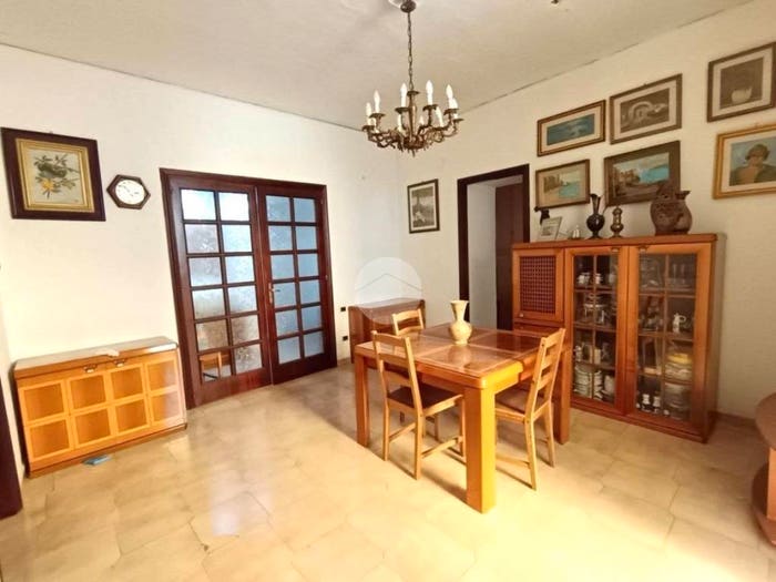 Appartamento trilocale in vendita in Via Francesco Fracanzano, Vomero, Napoli