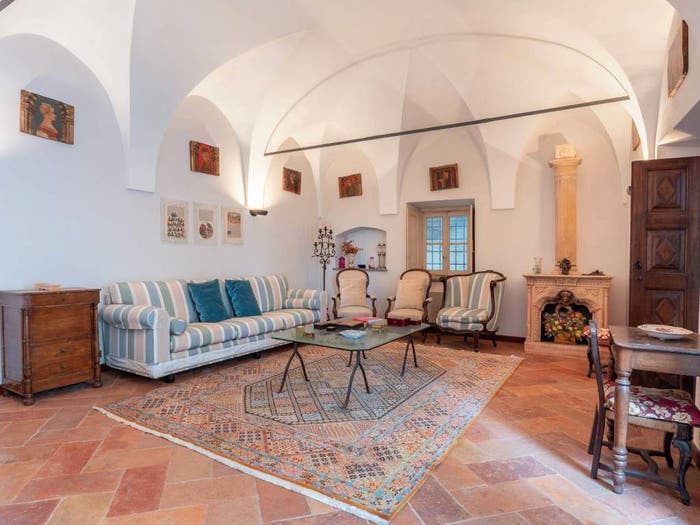 Casa con 6 locali in vendita in Via Aureliano Beccaria, Centro, Montù Beccaria