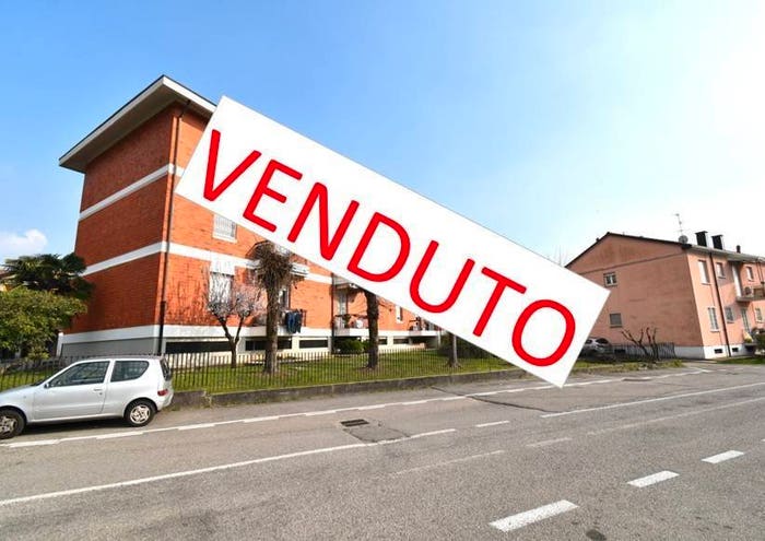 Appartamento trilocale in vendita in via Silvio Pellico, Centro, Bernareggio