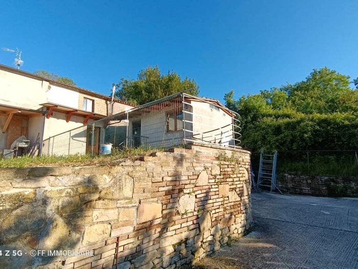 Casa quadrilocale in vendita in Contrada Piagge, Falerone