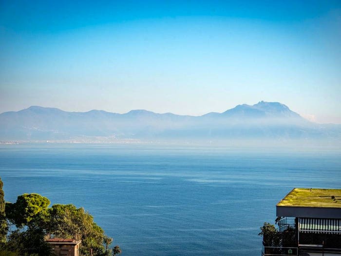 Appartamento quadrilocale in vendita in Via Francesco Petrarca, Posillipo, Napoli