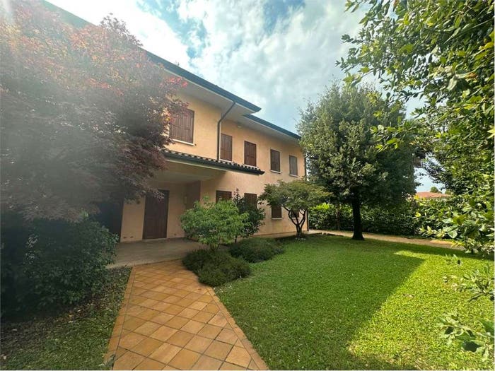 Casa con 6 locali in vendita in Centro, Mansuè