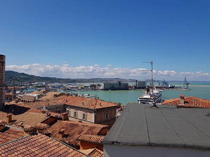 Appartamento trilocale in vendita in Centro Storico, Ancona