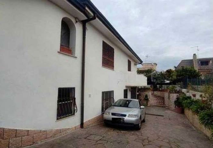 Casa con 6 locali in vendita in Via Angelo Galli, Acilia, Roma