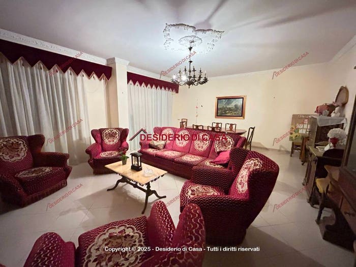 Appartamento con 5 locali in vendita in Via Niccolò Tommaseo, Centro, Bagheria
