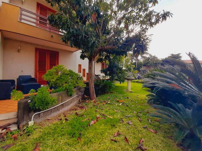 Casa con 6 locali in vendita in Viale Maria Immacolata, Centro, Mascali