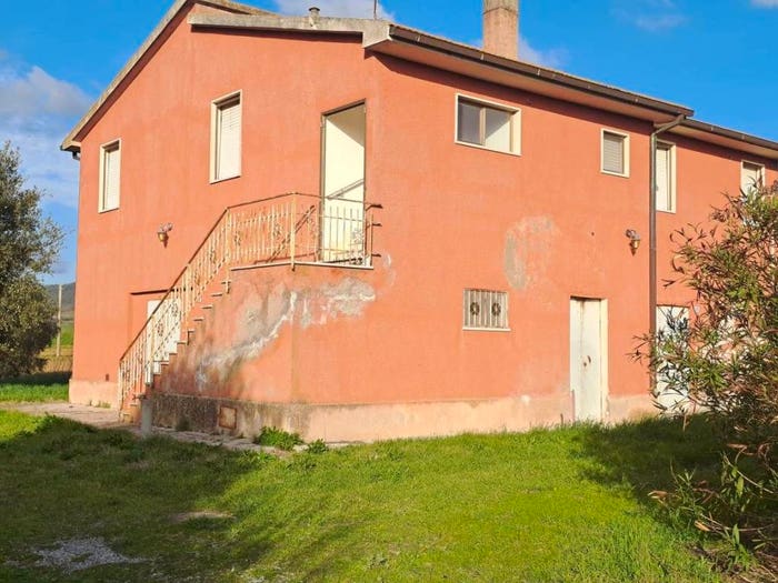 Casa con 6 locali in vendita in strada san donato, Orbetello