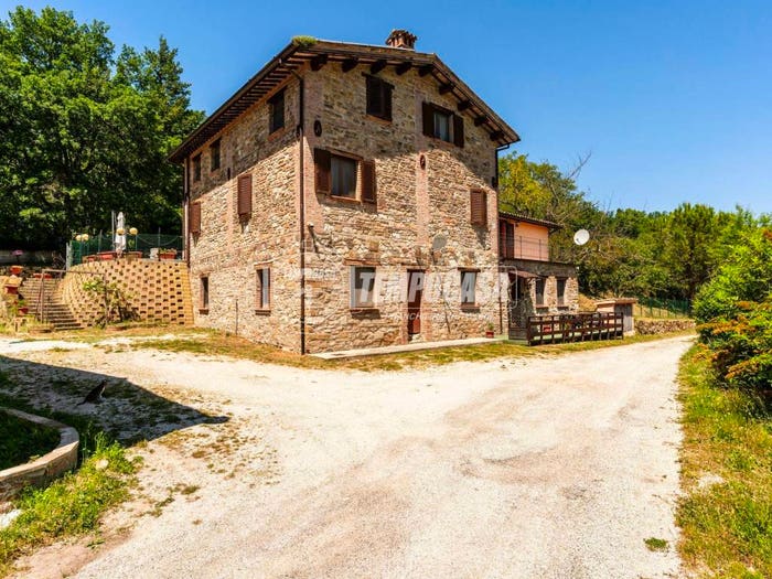 Casa con 6 locali in vendita in Località Perito, Camerino