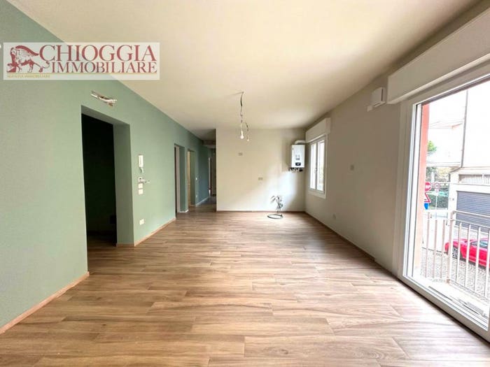 Appartamento quadrilocale in vendita in Viale Brescia, Sottomarina, Chioggia