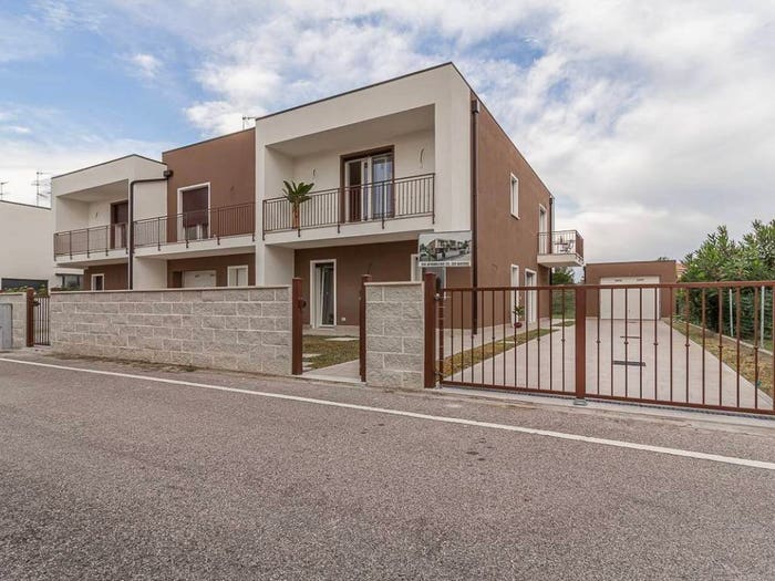 Casa quadrilocale in vendita in Via Daniele Dal Fiume, Via Pomposa, Ferrara