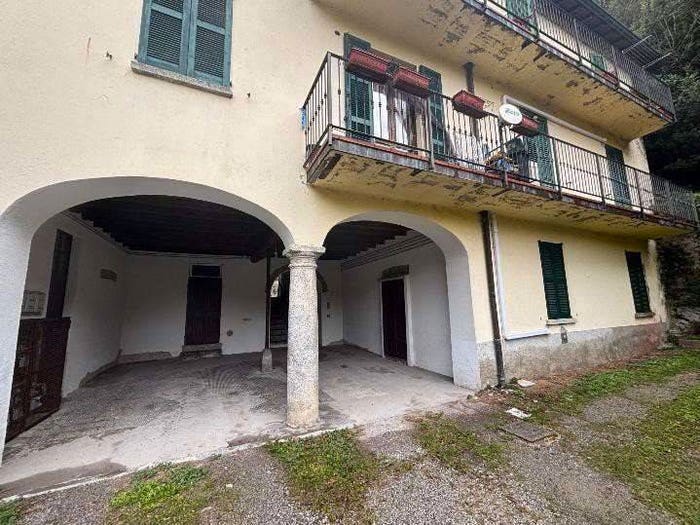 Appartamento quadrilocale in vendita in Strada Provinciale per Bellagio, Centro, Asso