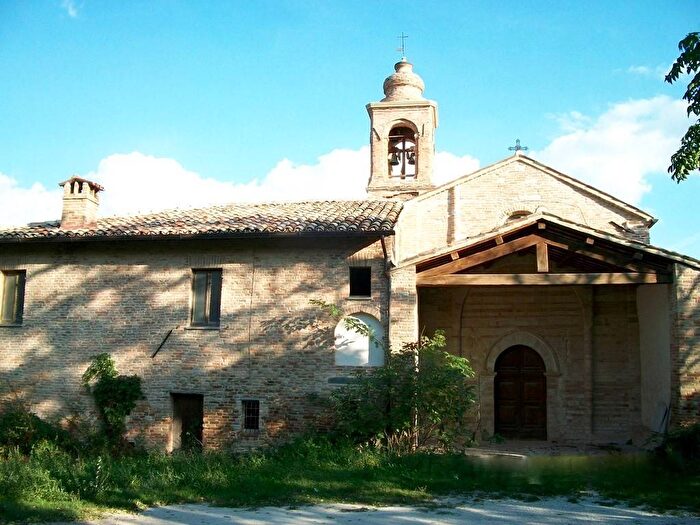Casa con 6 locali in vendita in Urbino