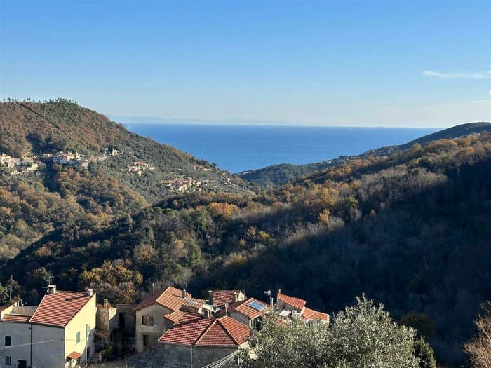 Appartamento trilocale in vendita in Centro, Noli