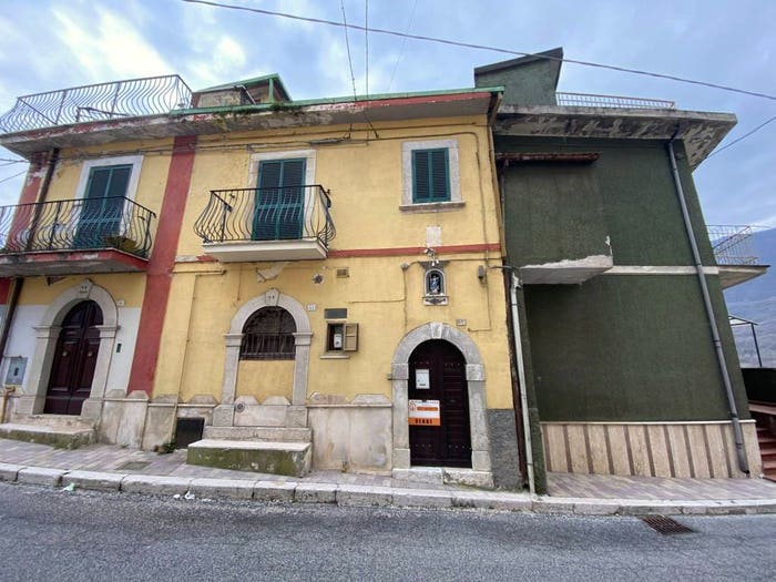 Appartamento trilocale in vendita in Viale Regina Margherita, Centro, Capistrello