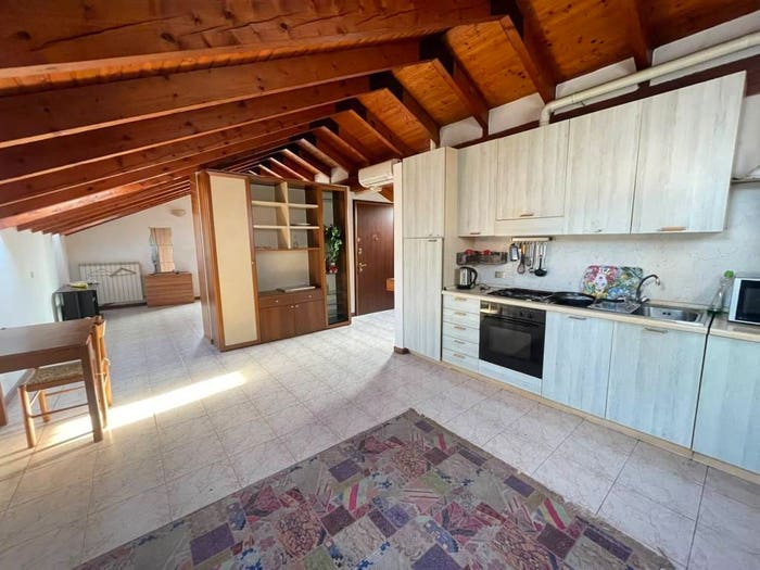 Appartamento bilocale in vendita in Piazza Vittorio Veneto, Villa Cortese